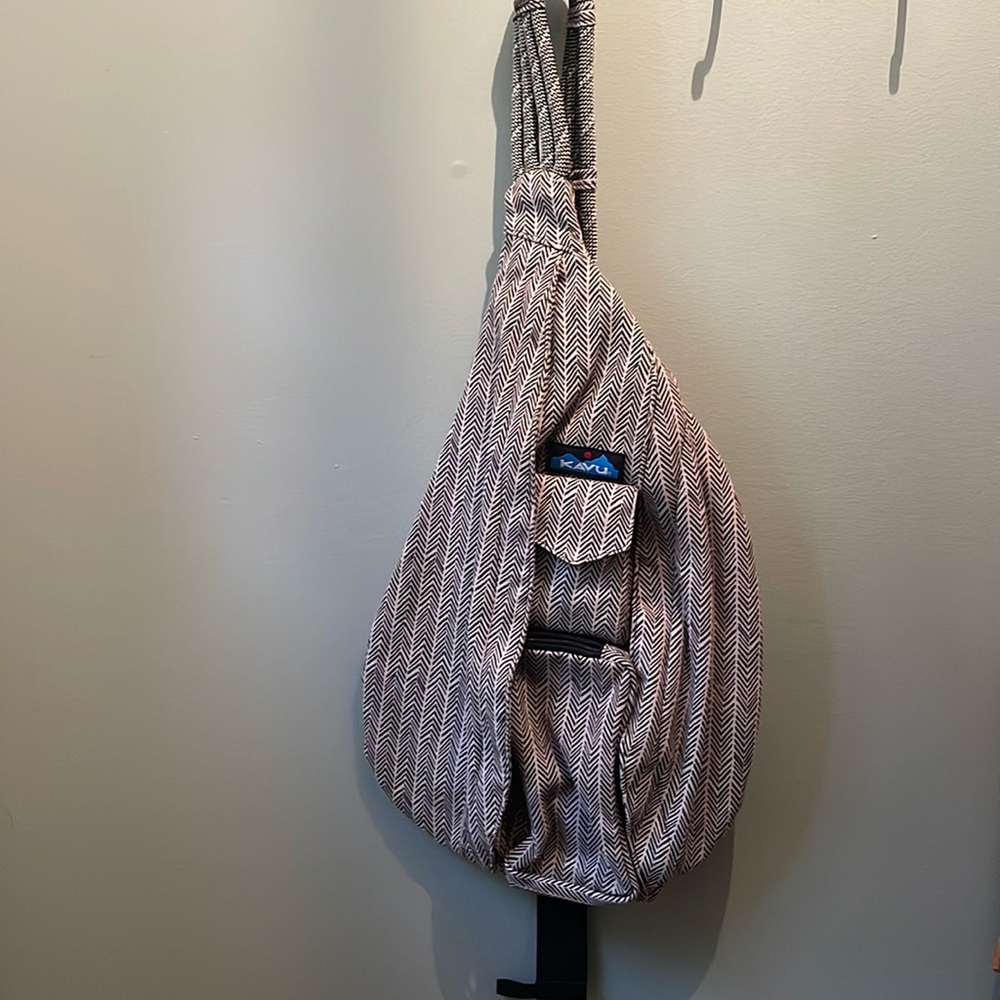 KAVU sling bag